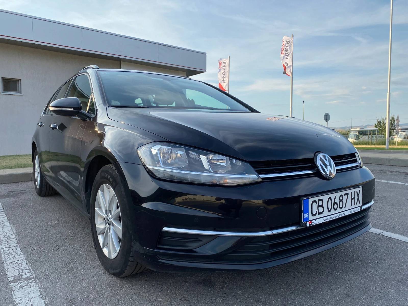 VW Golf VARIANT- НОВ, ГАРАНЦИЯ , 58788 км.ОТ СОБСТВЕНИК - изображение 6