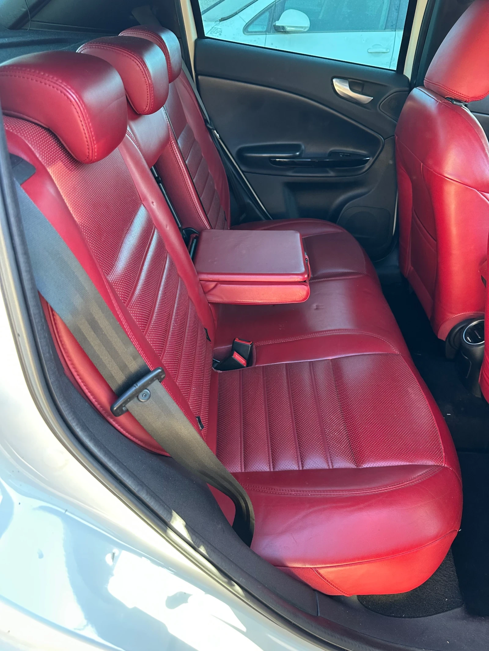 Alfa Romeo Giulietta 2.0 170кс КОЖА/ПАНОРАМА | Mobile.bg — изображение 16