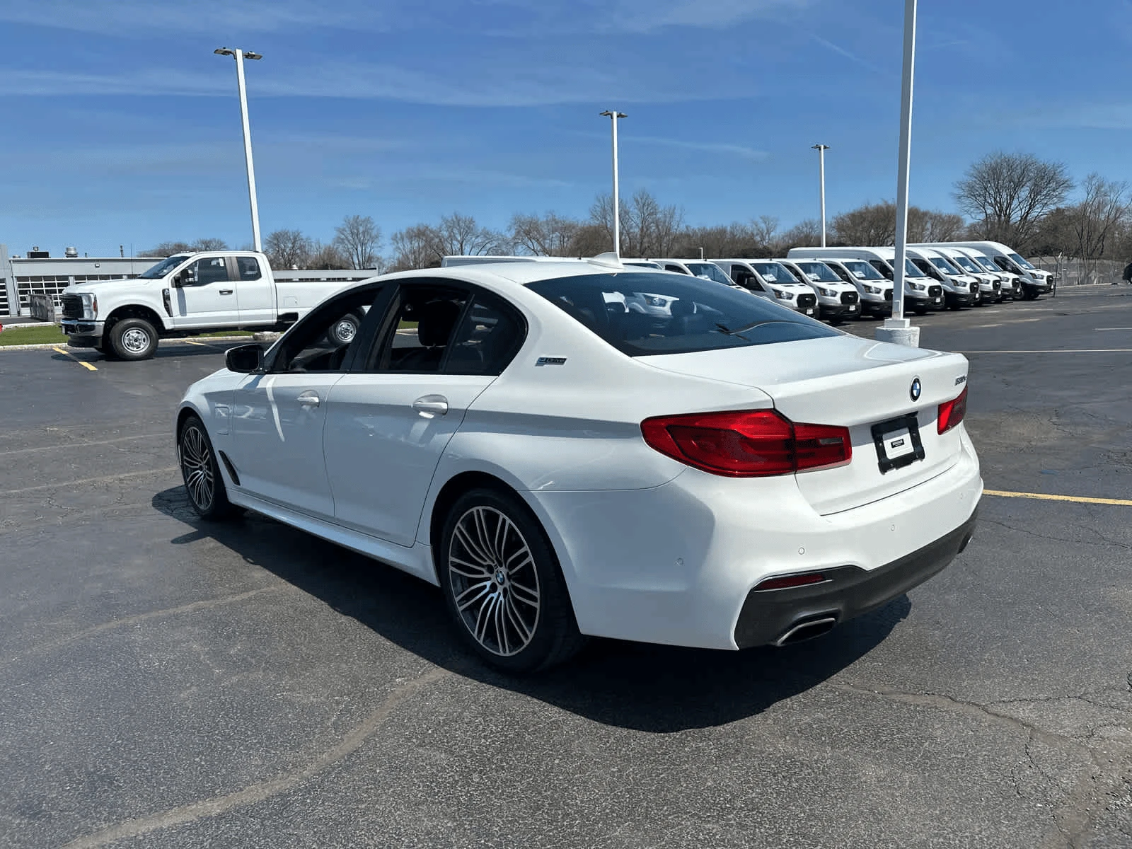BMW 530E i Performance - изображение 5
