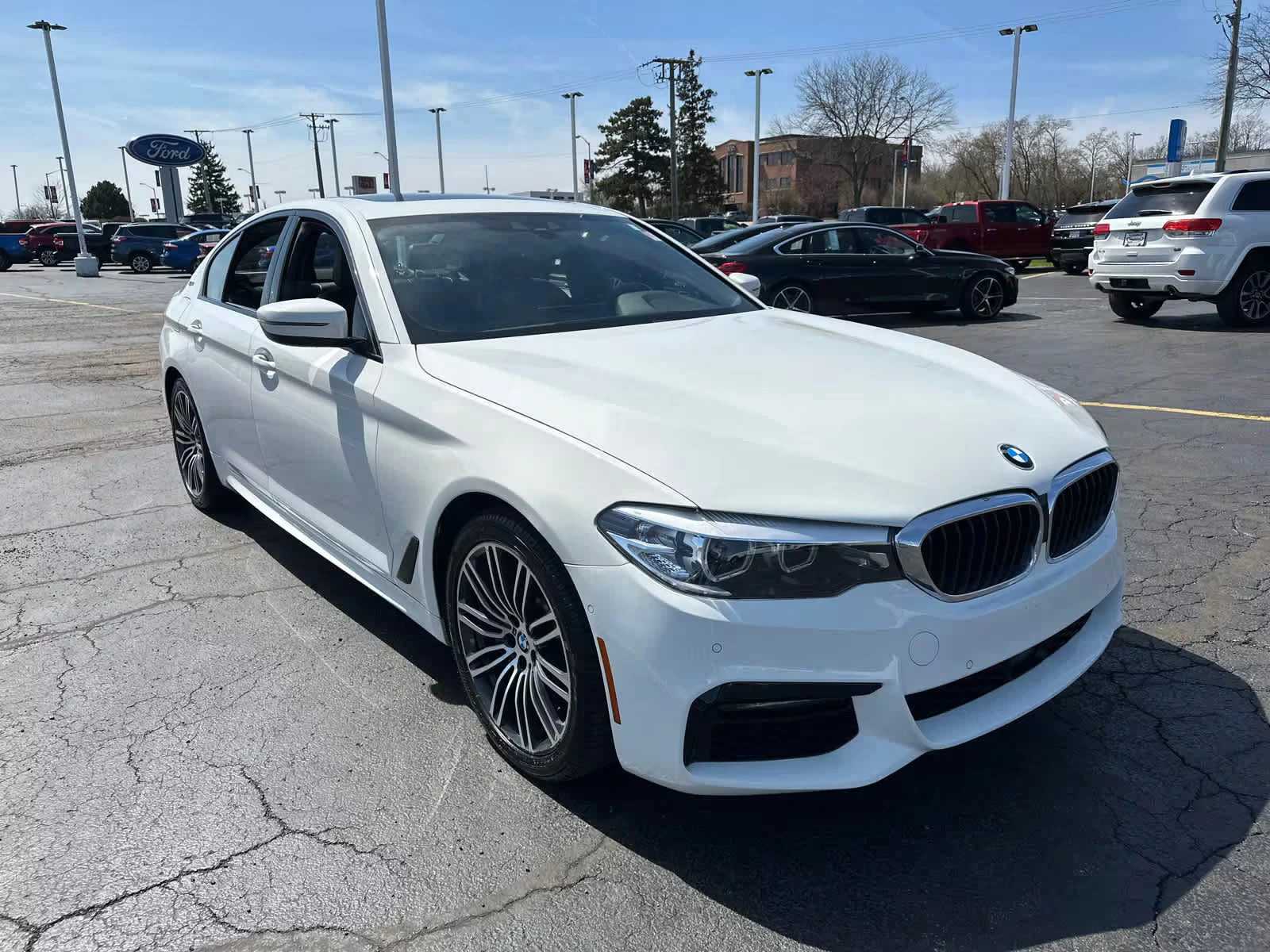 BMW 530E i Performance - изображение 2