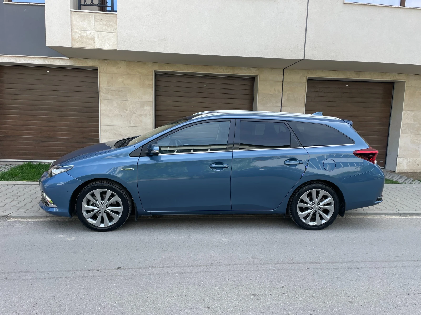 Toyota Auris 1.8 Hybrid e-CVT Facelift- в ГАРАНЦИЯ - изображение 5