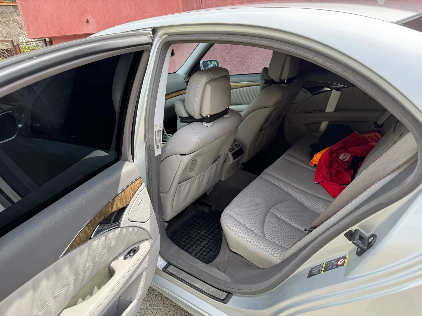 Mercedes-Benz E 320  - изображение 3
