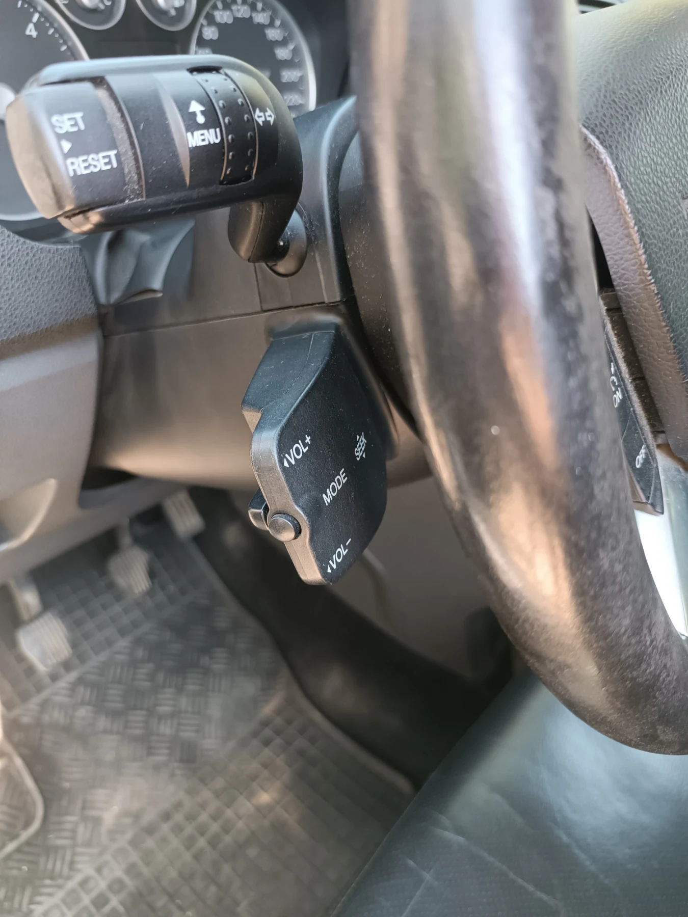 Ford C-max 2.0 TDCI - изображение 9