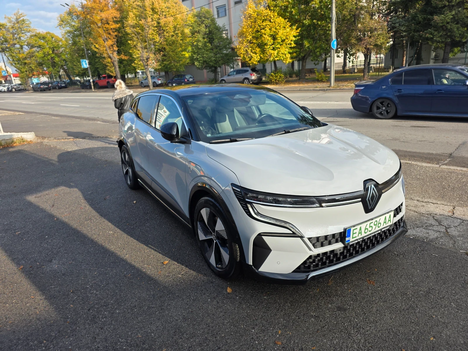 Renault Megane E-tech, Гаранция/22KW/Камера/Distronic - изображение 2