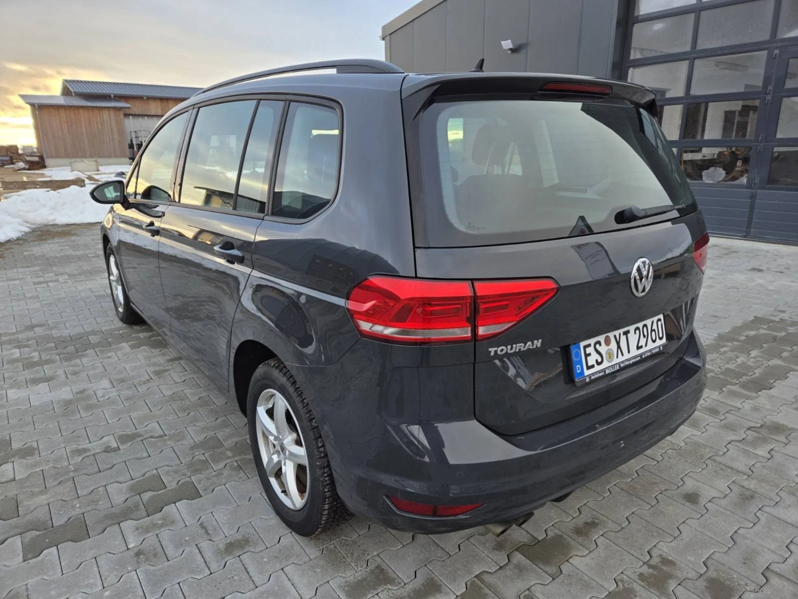 VW Touran 2.0 TDI 150кс Автомат - изображение 7