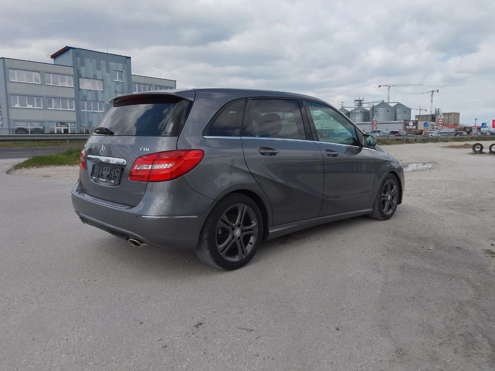 Mercedes-Benz B 180 1.8сди топ фул, снимка 4 - Автомобили и джипове - 54163281