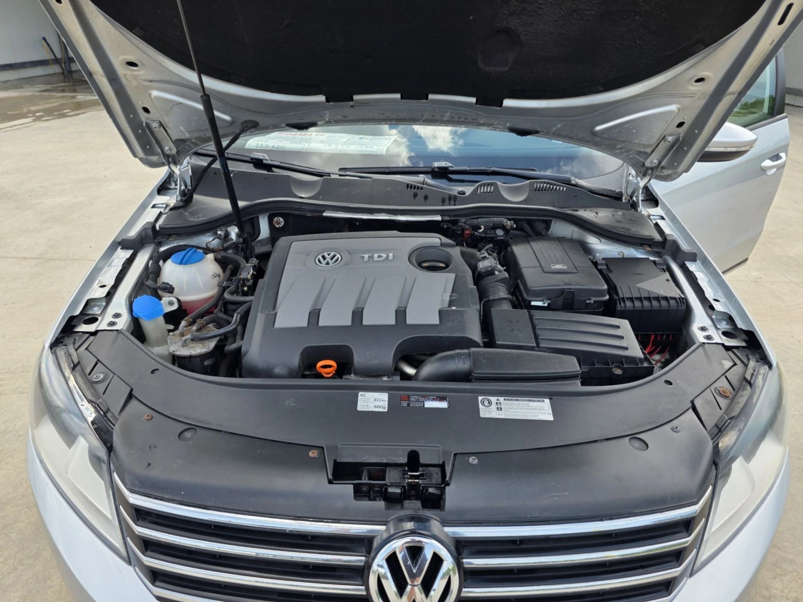 VW Passat 1.6, снимка 12 - Автомобили и джипове - 54548829