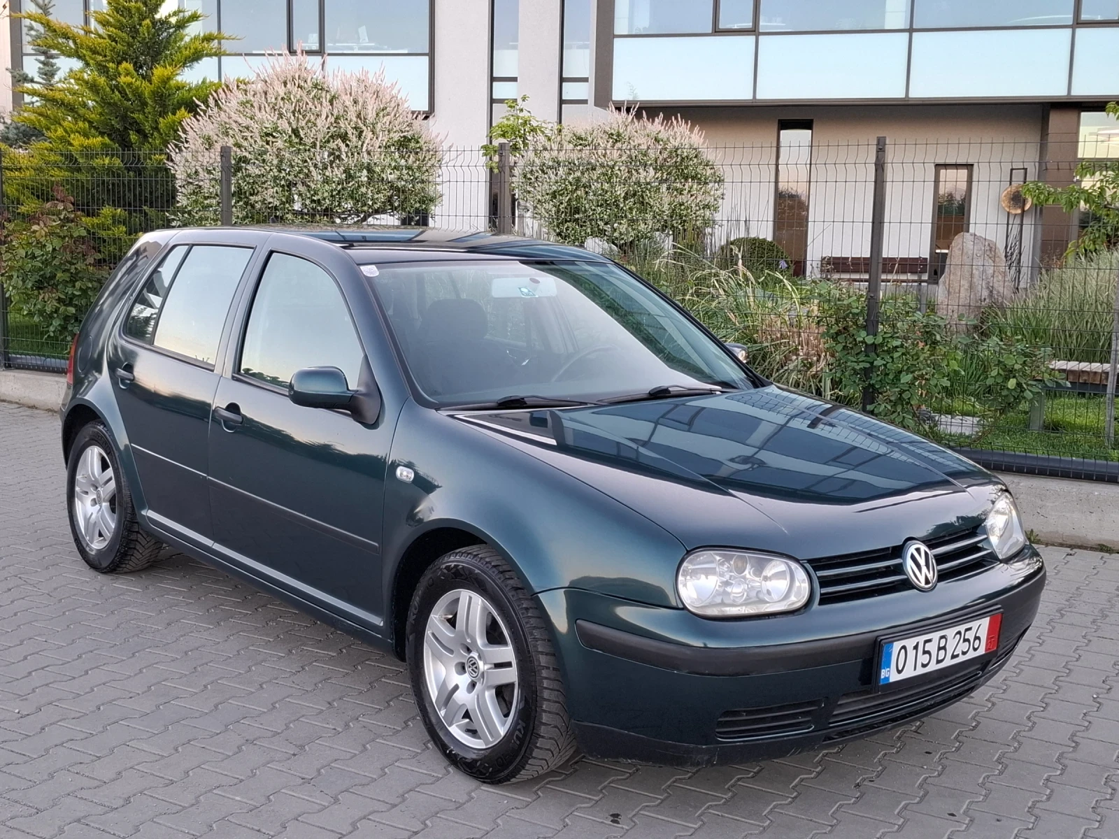 VW Golf 1.9TDI* (90кс)* KLIMATRONIK* НОВ ВНОС* , снимка 10 - Автомобили и джипове - 54556121