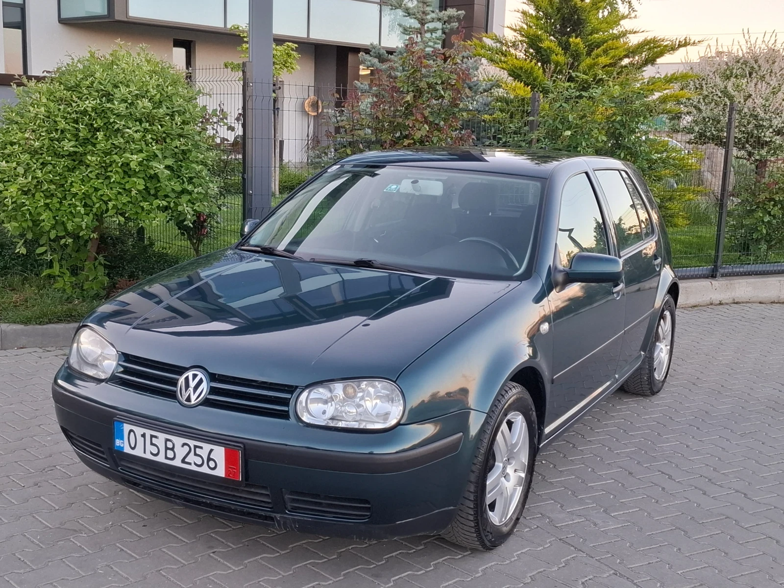 VW Golf 1.9TDI* (90кс)* KLIMATRONIK* НОВ ВНОС* , снимка 2 - Автомобили и джипове - 54556121