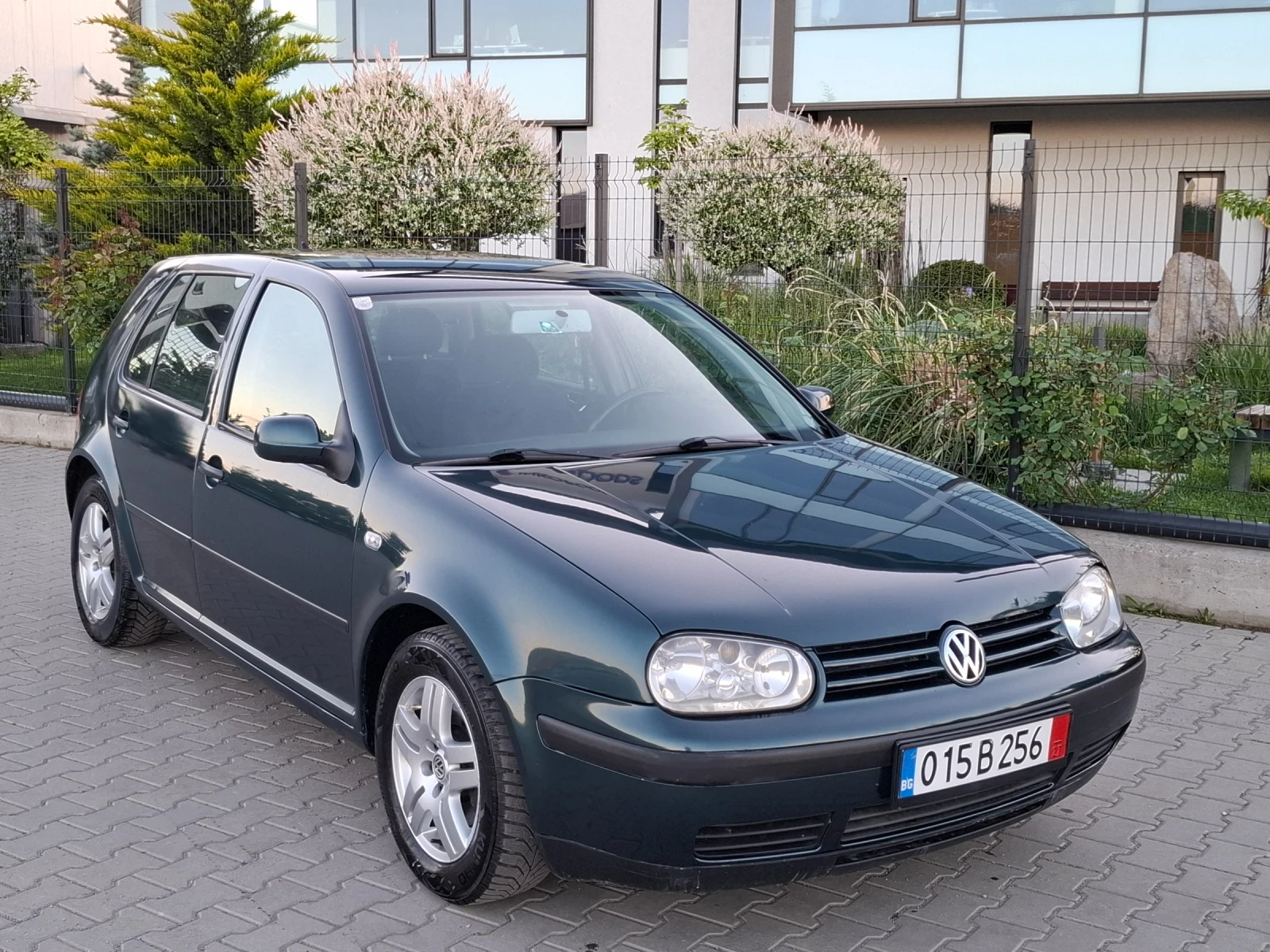 VW Golf 1.9TDI* (90кс)* KLIMATRONIK* НОВ ВНОС* , снимка 9 - Автомобили и джипове - 54556121