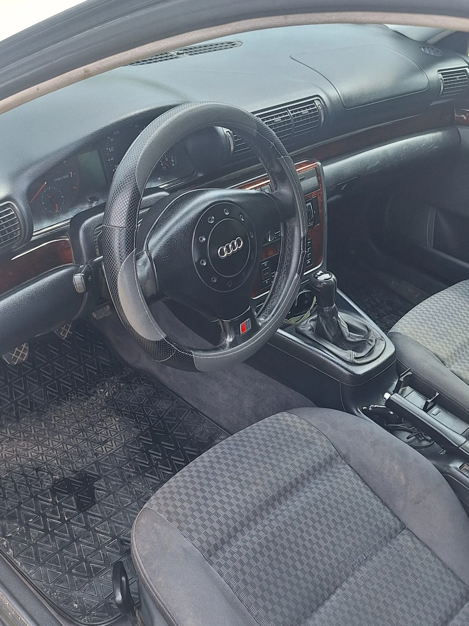 Audi A4 1.8Т 150кс., снимка 6 - Автомобили и джипове - 54800013