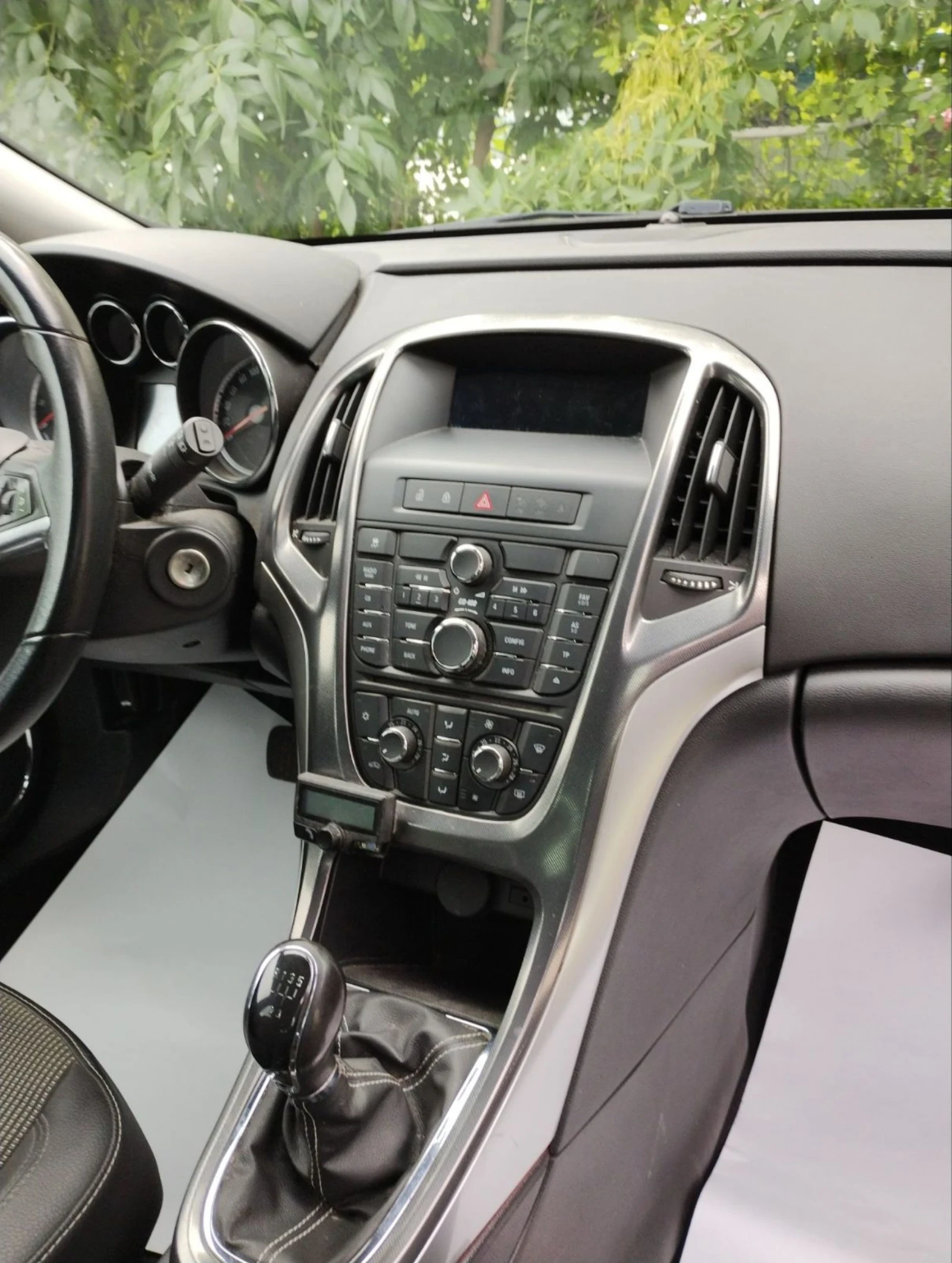 Opel Astra 1.4 COSMO , снимка 10 - Автомобили и джипове - 54878402