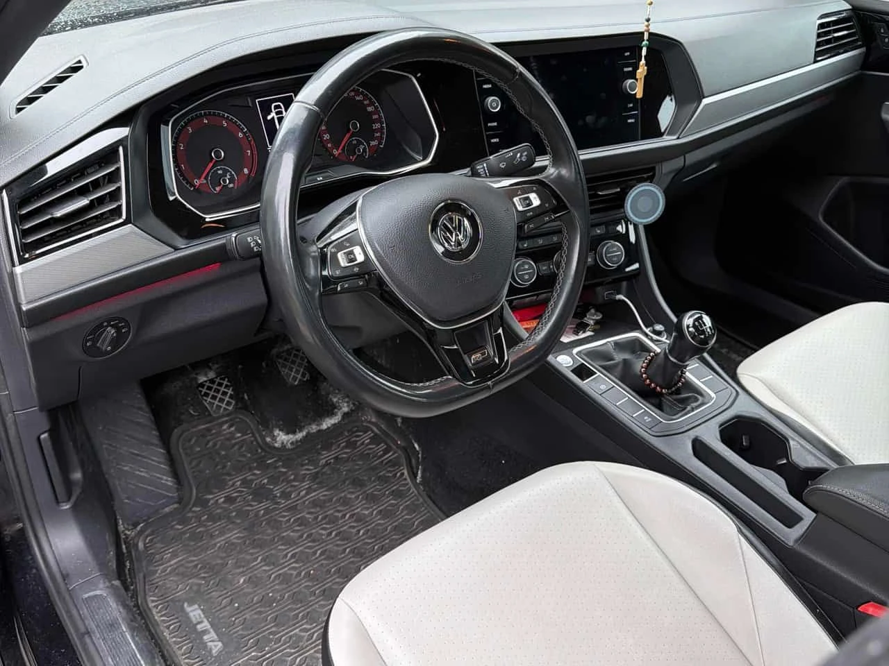 VW Jetta * Highline * CARFAX * РЪЧНИ СКОРОСТИ * 2 КЛЮЧА, снимка 5 - Автомобили и джипове - 54916685