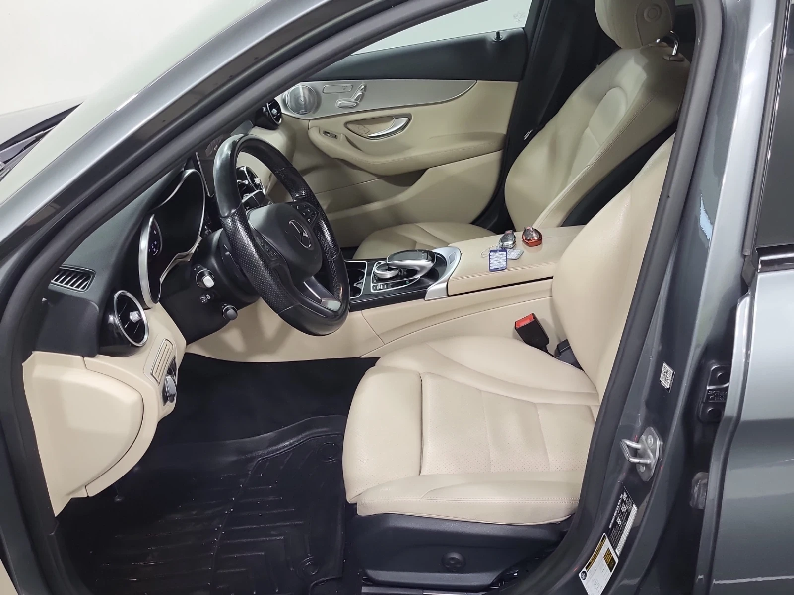 Mercedes-Benz C 300 BURMESTER* KEYLESS* ПОДГРЕВ* ДВА КЛЮЧА* , снимка 9 - Автомобили и джипове - 55046035