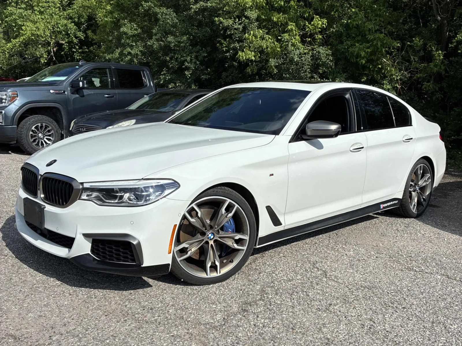 BMW 550 M550i xDrive/ПОДГРЕВИ/ОБДУХВАНЕ/ПАНОРАМА, снимка 3 - Автомобили и джипове - 55120241
