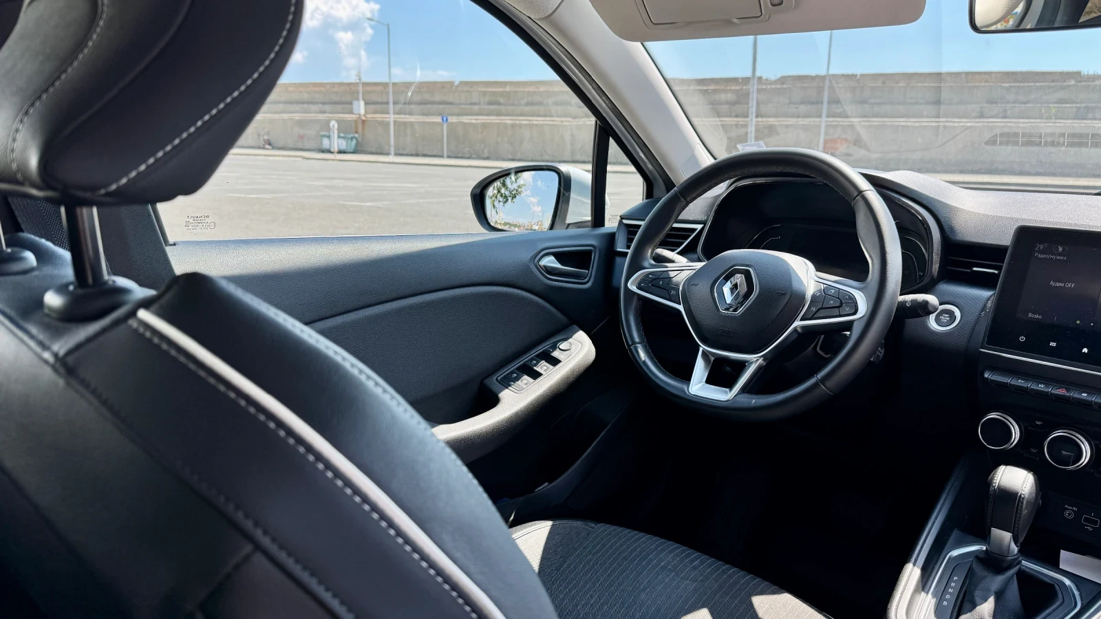 Renault Clio 1.6 E-Tech Full Hybrid, снимка 9 - Автомобили и джипове - 55199182