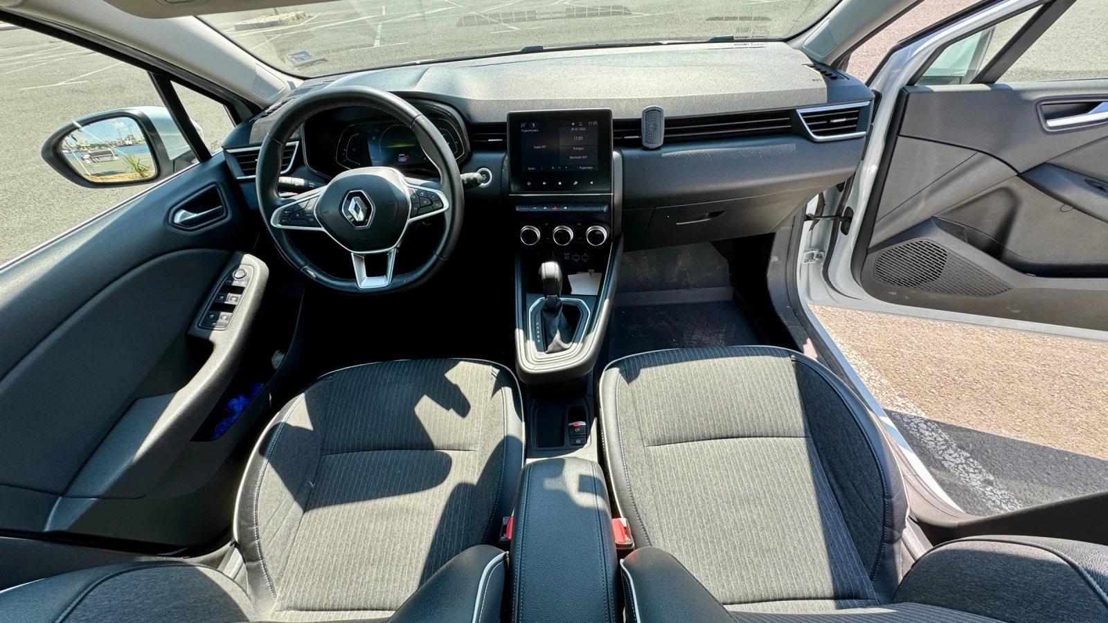 Renault Clio 1.6 E-Tech Full Hybrid, снимка 8 - Автомобили и джипове - 55199182