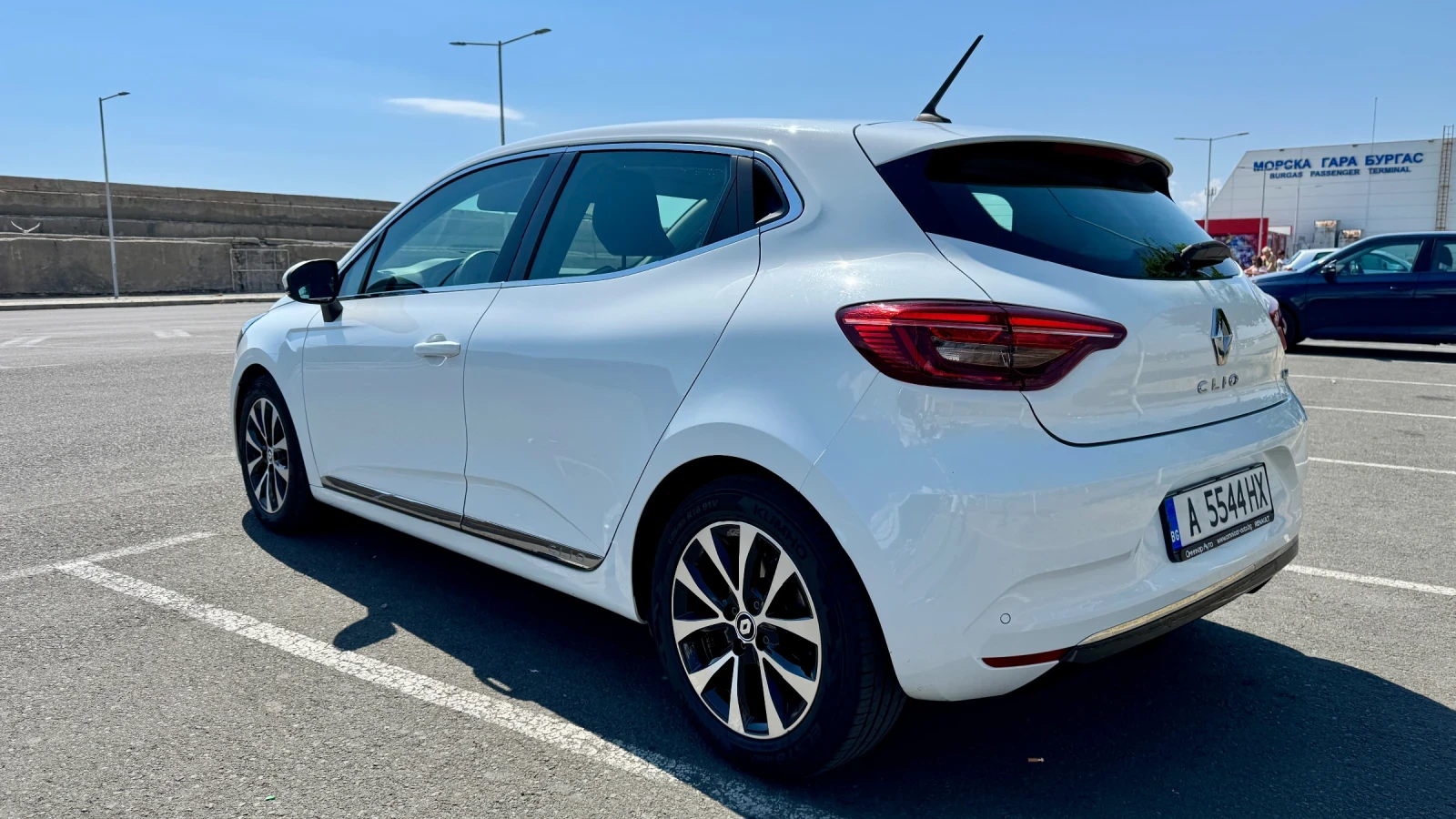 Renault Clio 1.6 E-Tech Full Hybrid, снимка 4 - Автомобили и джипове - 55199182