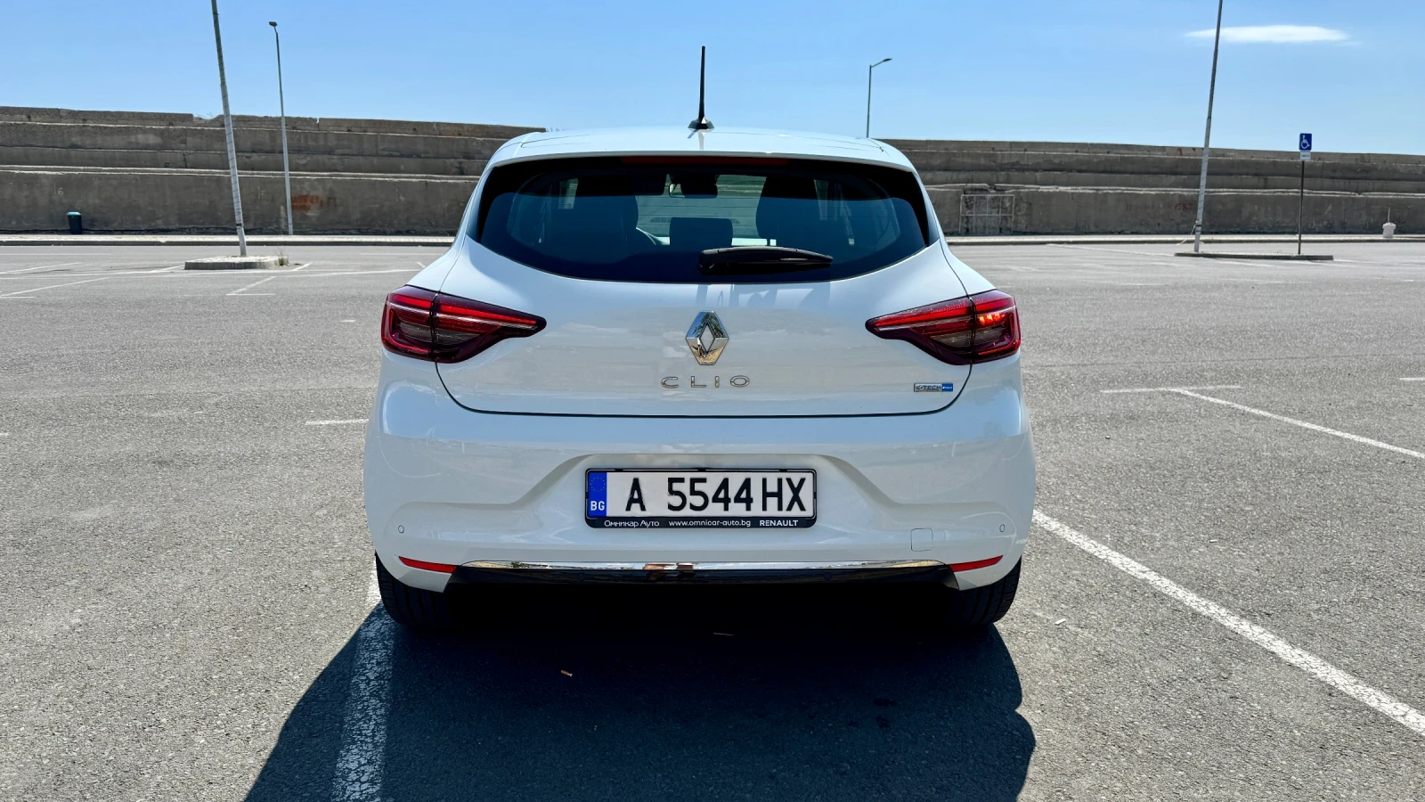 Renault Clio 1.6 E-Tech Full Hybrid, снимка 5 - Автомобили и джипове - 55199182