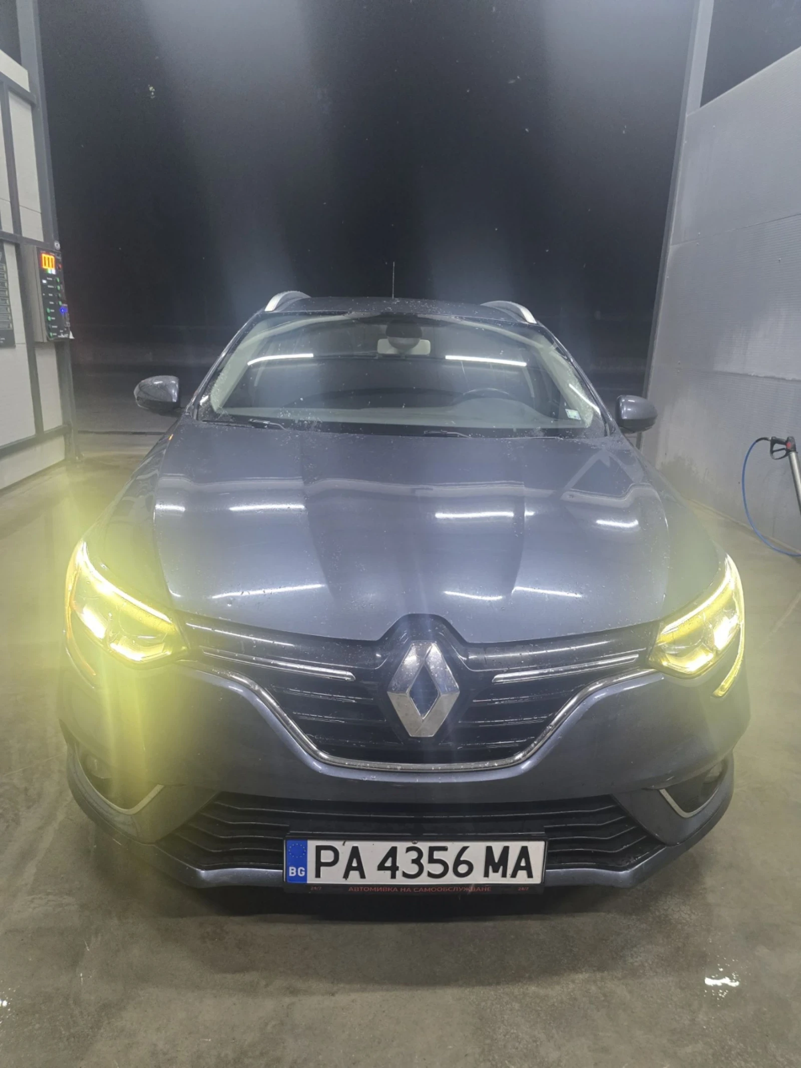 Renault Megane, снимка 8 - Автомобили и джипове - 55400384