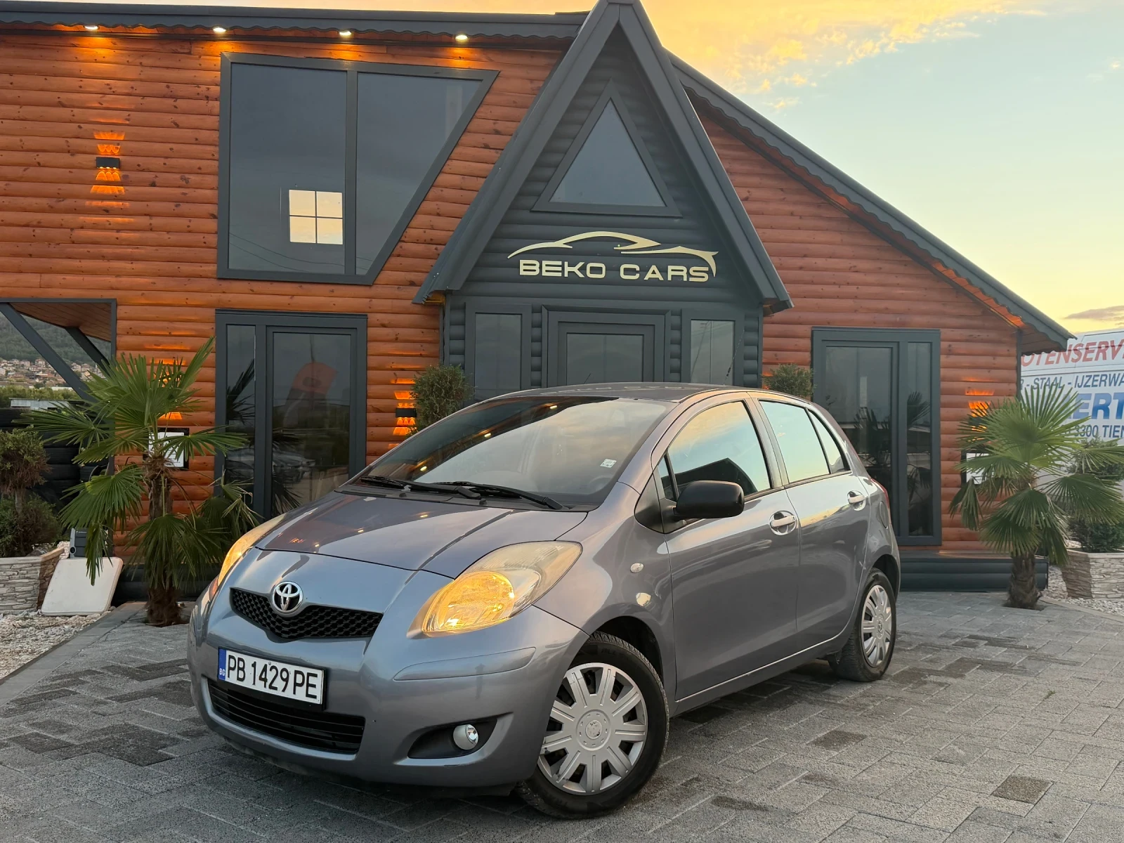Toyota Yaris Безупречна!