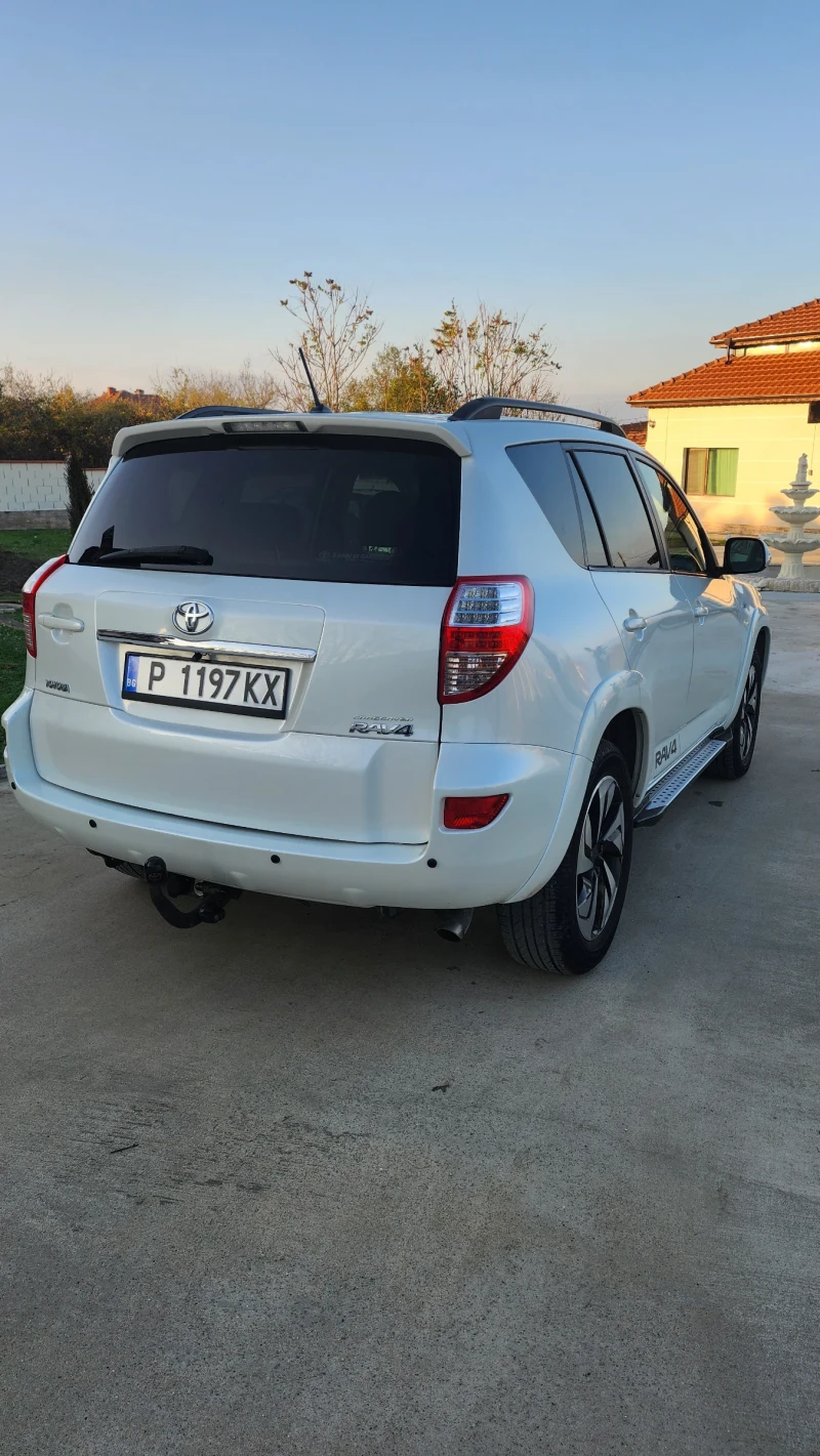 Toyota Rav4 2.2, снимка 5 - Автомобили и джипове - 52664944