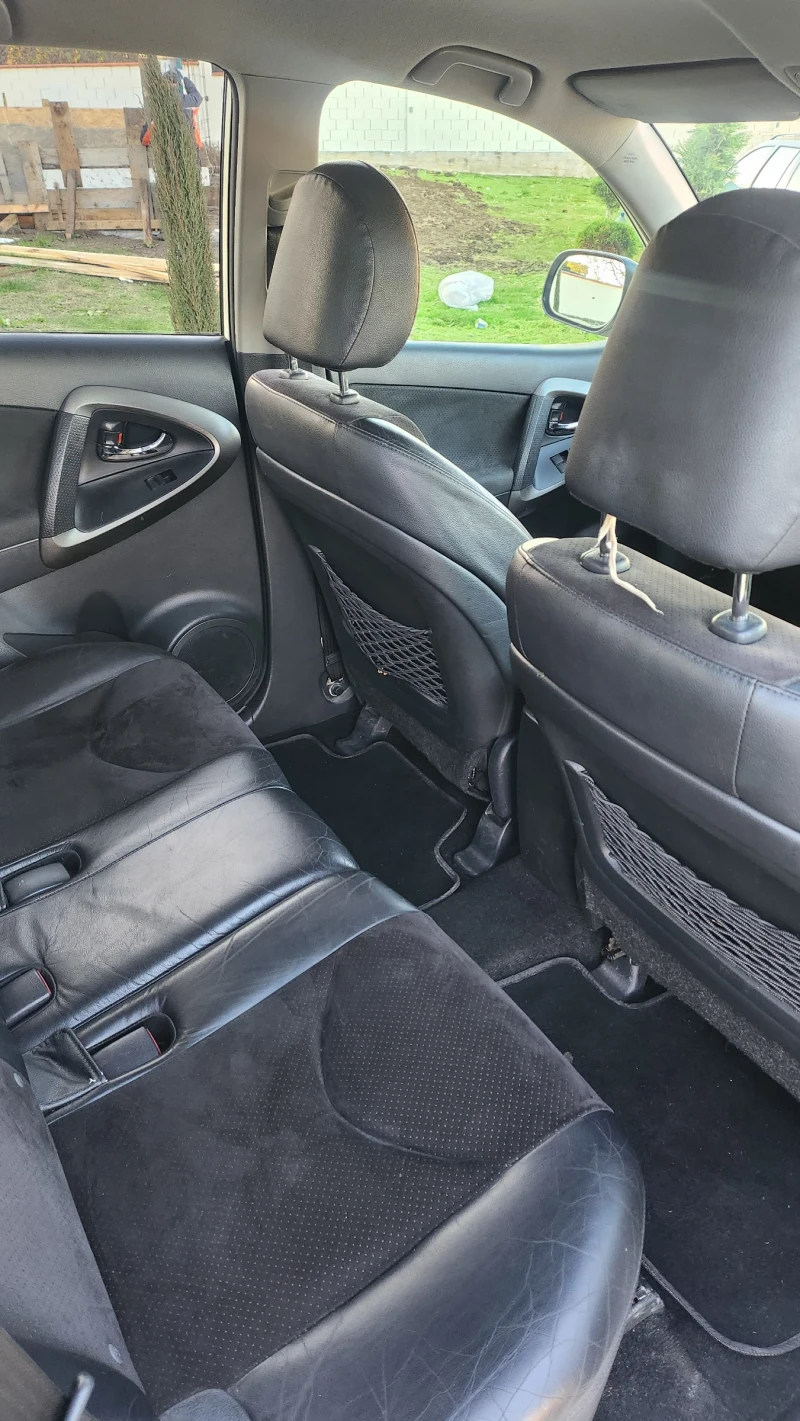 Toyota Rav4 2.2, снимка 8 - Автомобили и джипове - 52664944