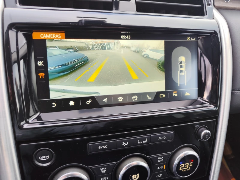 Land Rover Discovery 2.0D* 4X4* LED* NAVI* КОЖА* EURO6B* , снимка 10 - Автомобили и джипове - 53019547