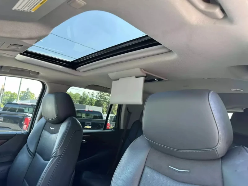 Cadillac Escalade Premium 4X4, снимка 13 - Автомобили и джипове - 53164399