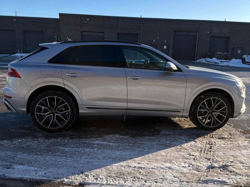 Audi Q8  Progressiv * CARFAX * 360 КАМЕРИ* ОБДУХВАНЕ, снимка 4 - Автомобили и джипове - 53303927