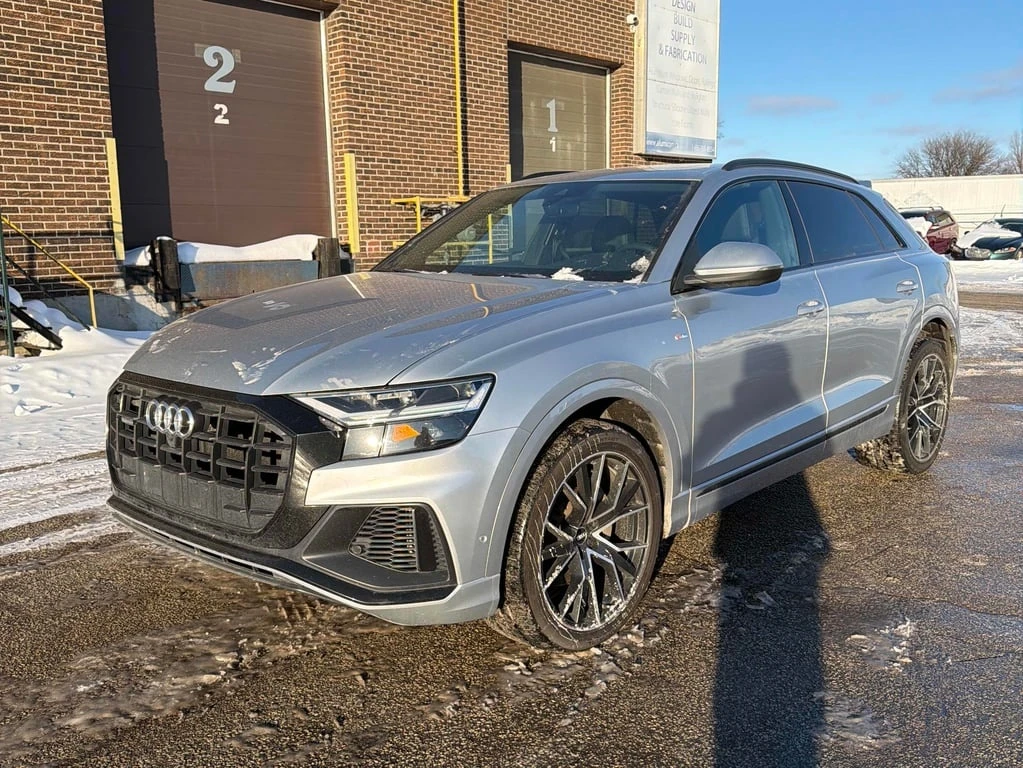 Audi Q8  Progressiv * CARFAX * 360 КАМЕРИ* ОБДУХВАНЕ, снимка 1