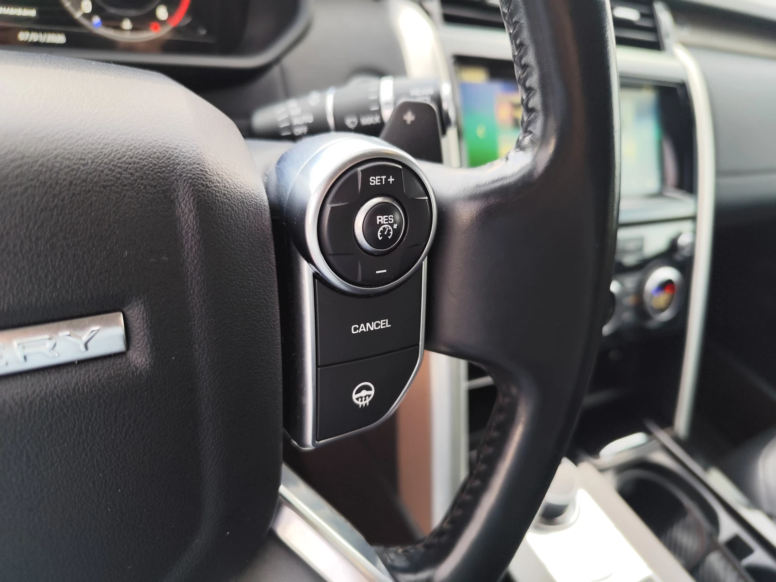 Land Rover Discovery 2.0D* 4X4* LED* NAVI* КОЖА* EURO6B*  - изображение 9