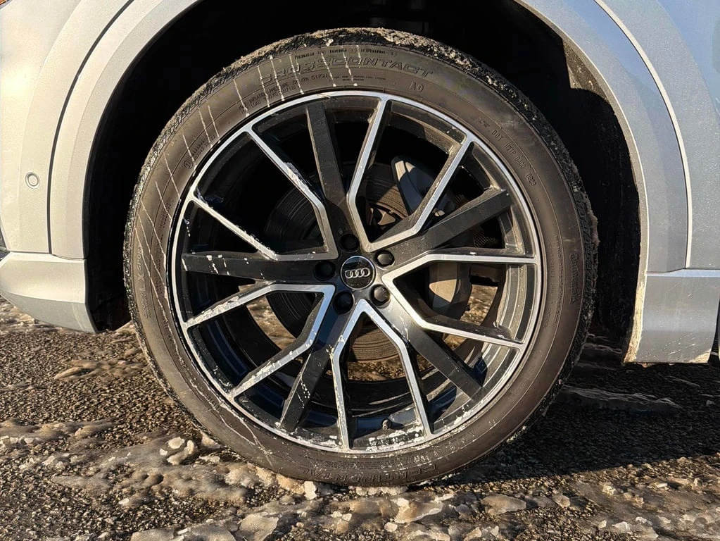 Audi Q8  Progressiv * CARFAX * 360 КАМЕРИ* ОБДУХВАНЕ - изображение 6