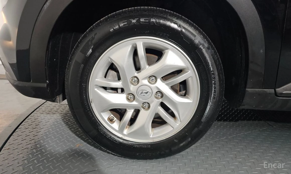 Hyundai Venue  - изображение 5