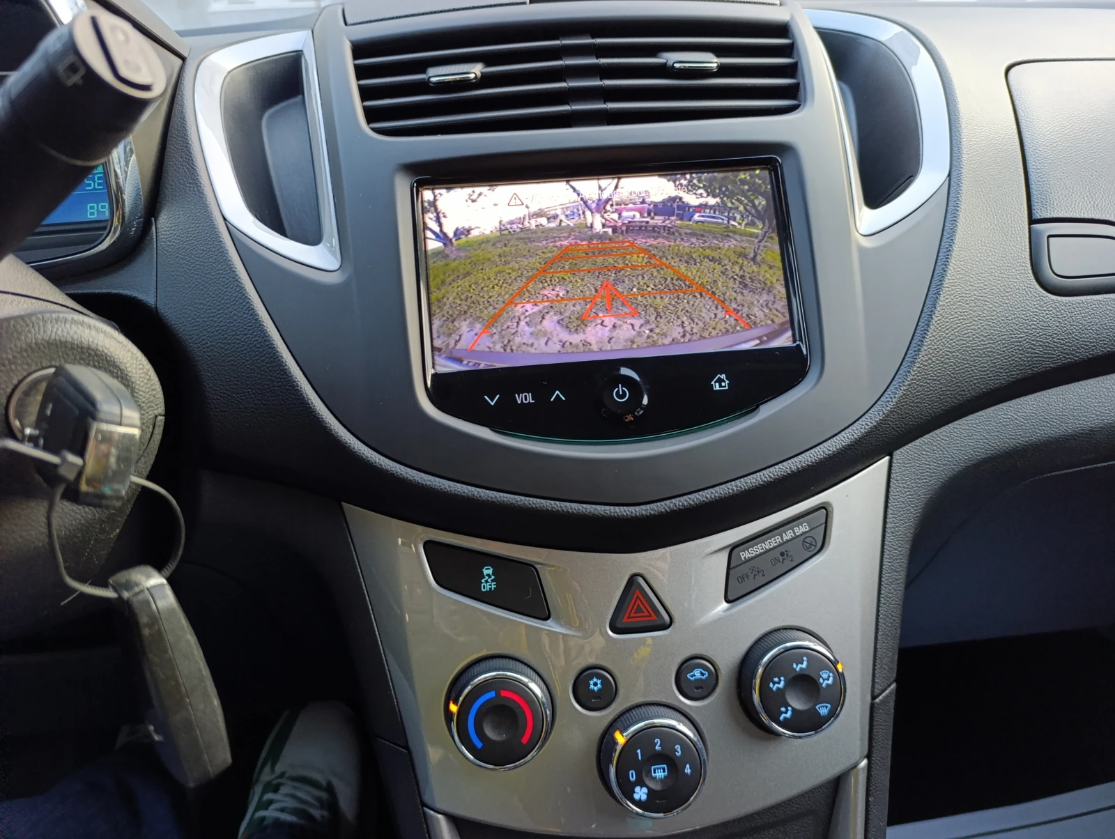 Chevrolet Trax 1.4 T 4WD, снимка 16 - Автомобили и джипове - 54459784