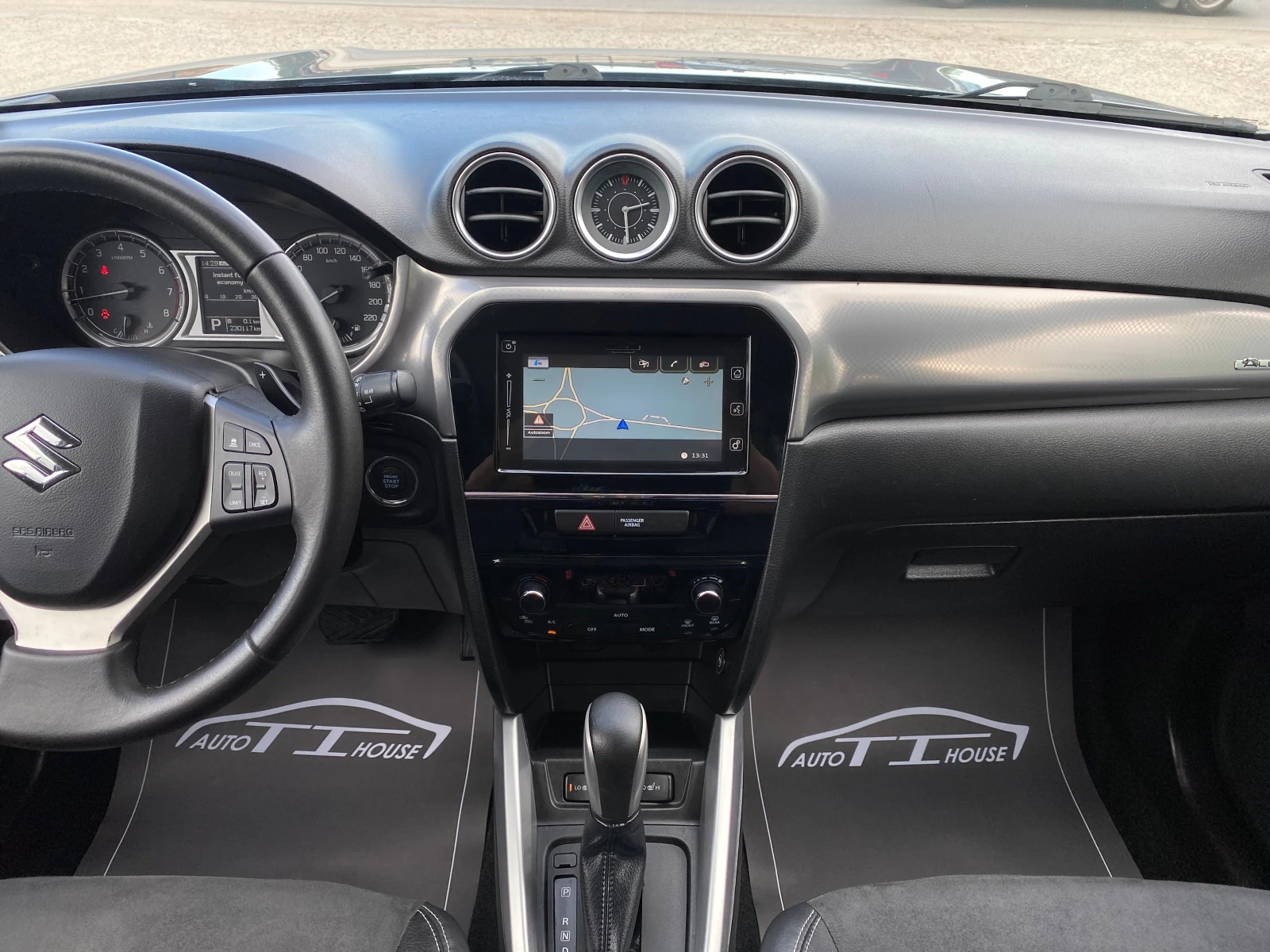 Suzuki Vitara 1.6* LPG* AllGrip* Automat* Full* , снимка 12 - Автомобили и джипове - 54525643