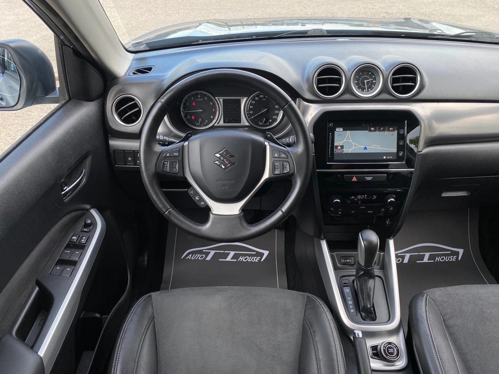 Suzuki Vitara 1.6* LPG* AllGrip* Automat* Full* , снимка 11 - Автомобили и джипове - 54525643