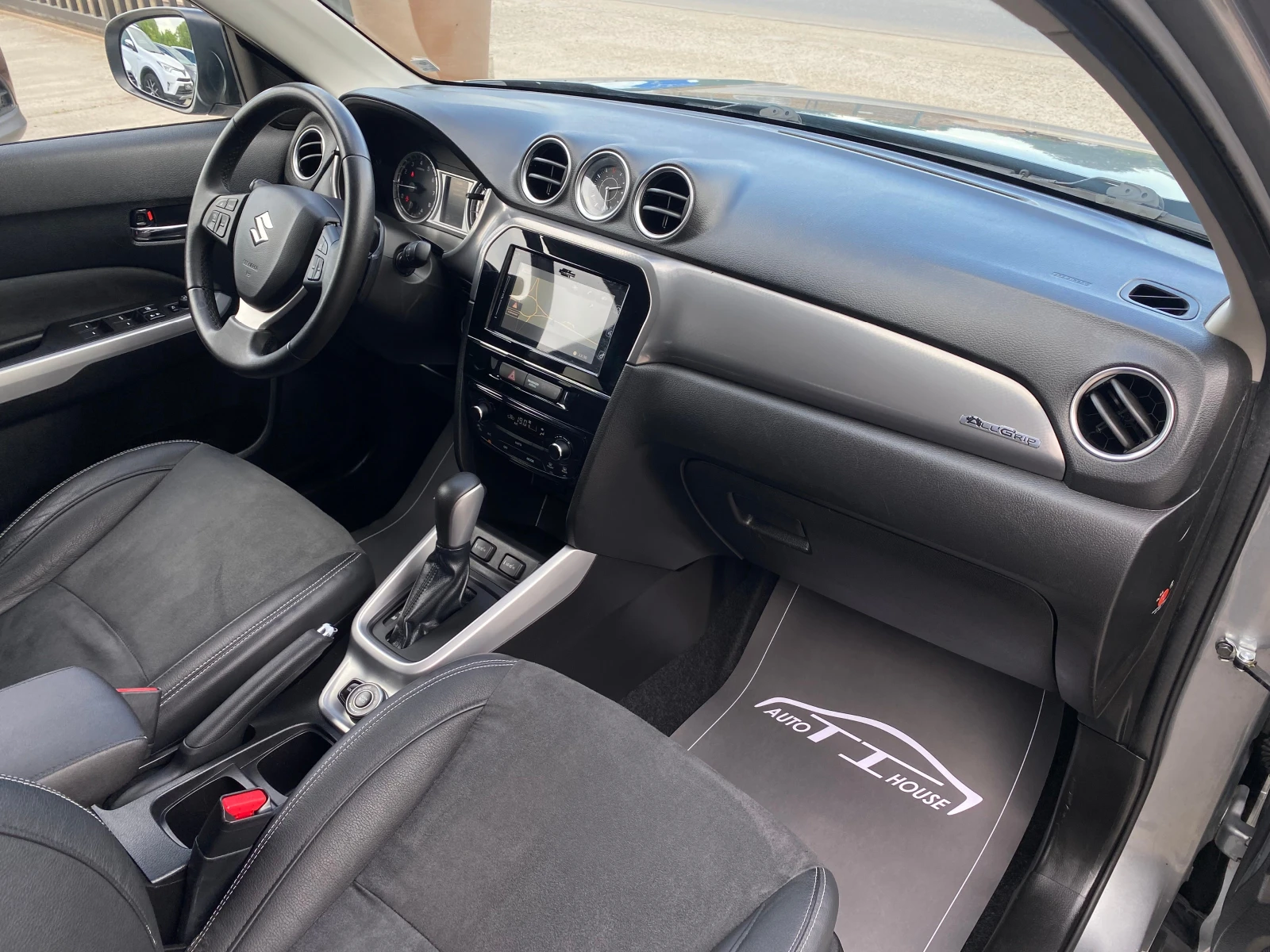 Suzuki Vitara 1.6* LPG* AllGrip* Automat* Full* , снимка 10 - Автомобили и джипове - 54525643
