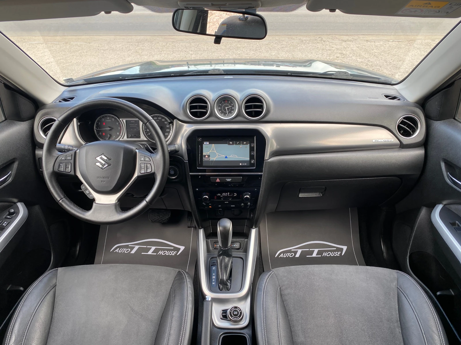 Suzuki Vitara 1.6* LPG* AllGrip* Automat* Full* , снимка 9 - Автомобили и джипове - 54525643