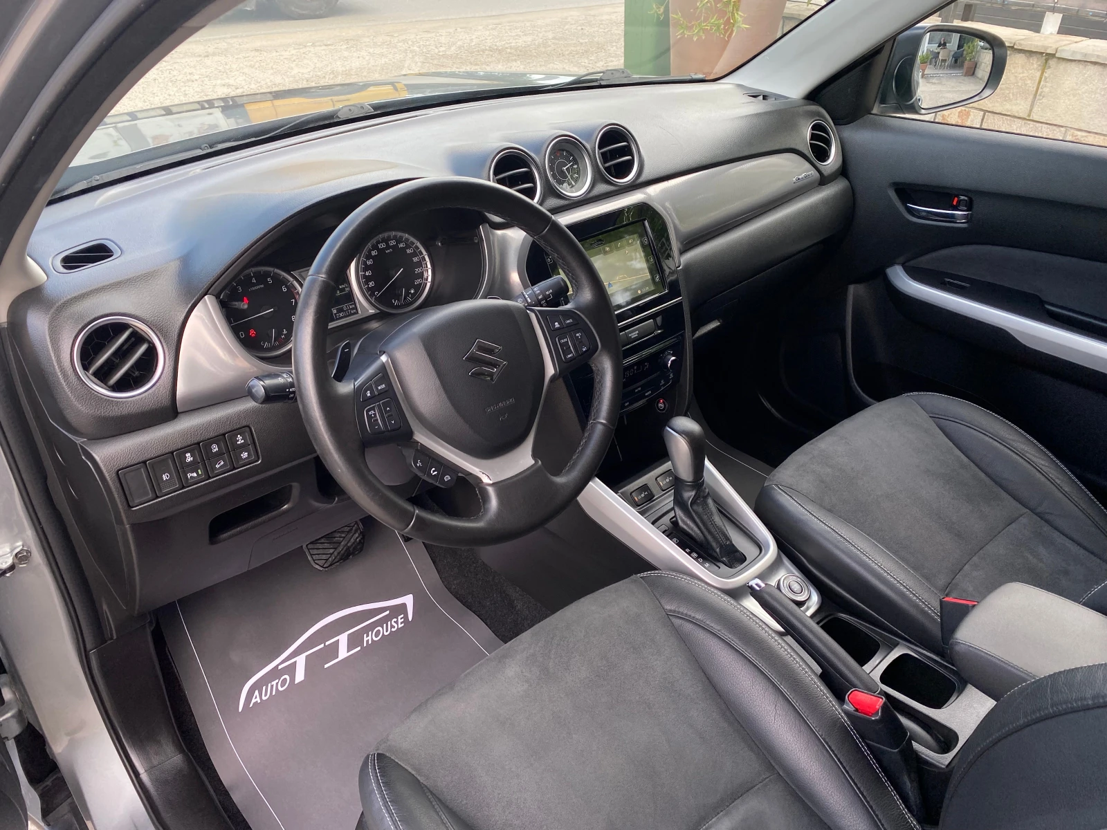 Suzuki Vitara 1.6* LPG* AllGrip* Automat* Full* , снимка 8 - Автомобили и джипове - 54525643