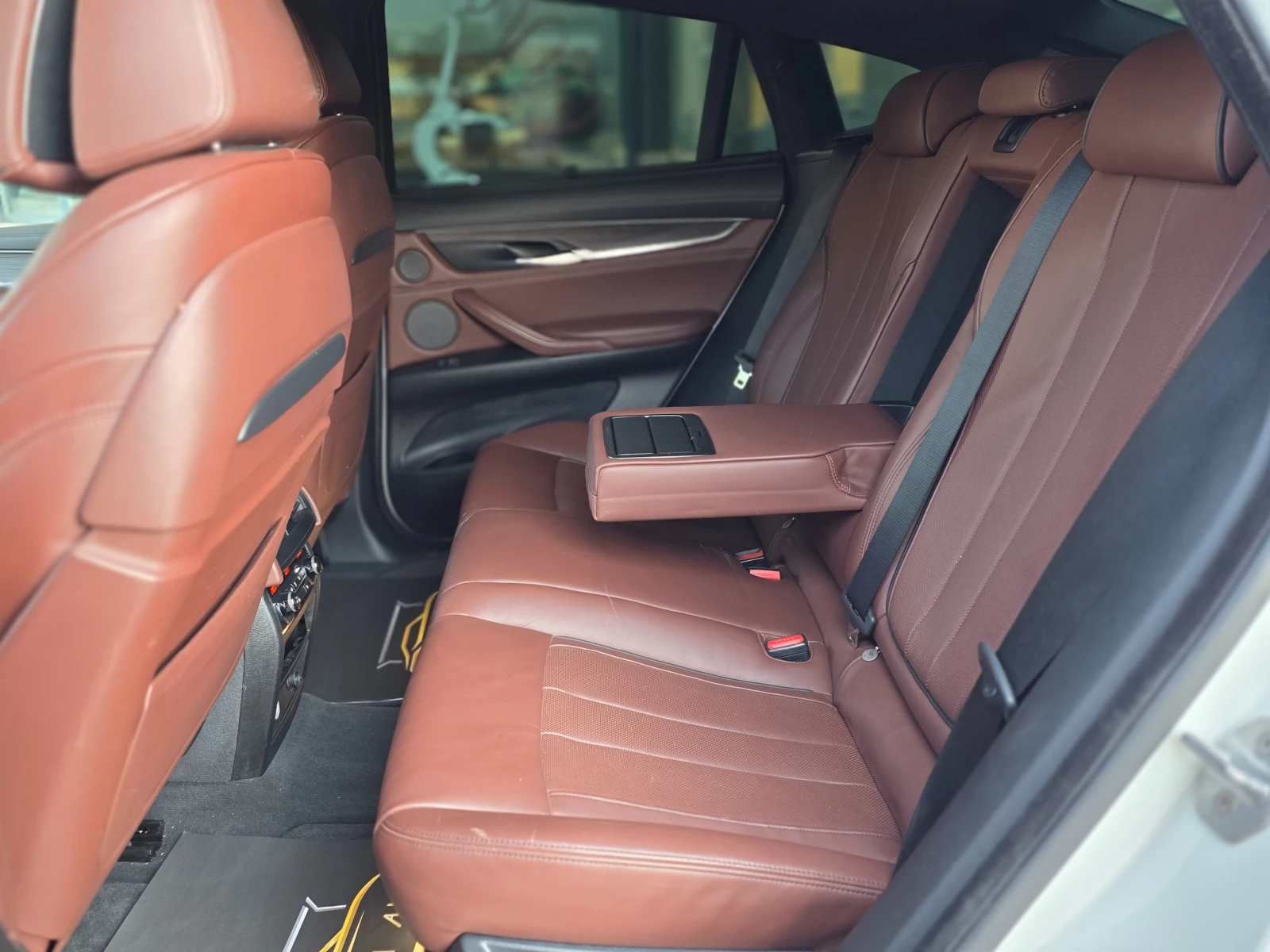 BMW X6 40D 6 МЕСЕЦА ГАРАНЦИЯ/313к.с. M Pack/Реални КМ, снимка 8 - Автомобили и джипове - 55738766
