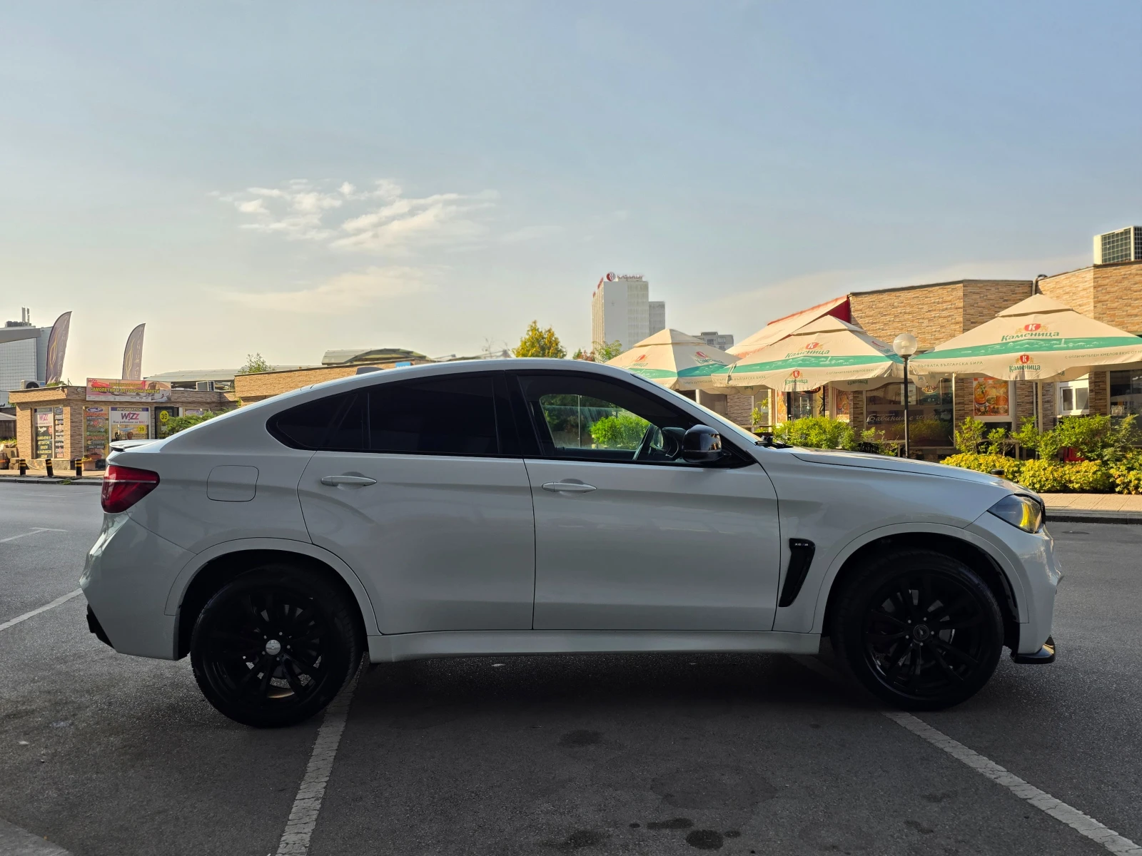 BMW X6 40D 6 МЕСЕЦА ГАРАНЦИЯ/313к.с. M Pack/Реални КМ, снимка 5 - Автомобили и джипове - 55738766