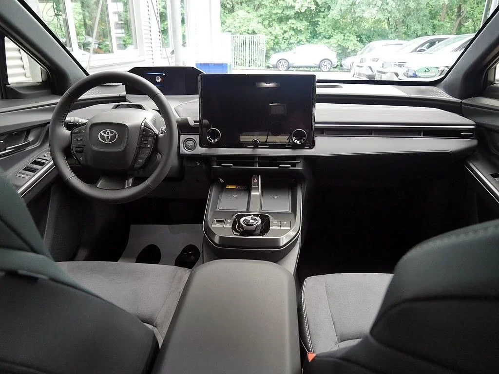 Toyota C-HR + Lounge AWD Navi 360 Kamera LED Carplay, снимка 7 - Автомобили и джипове - 56231185