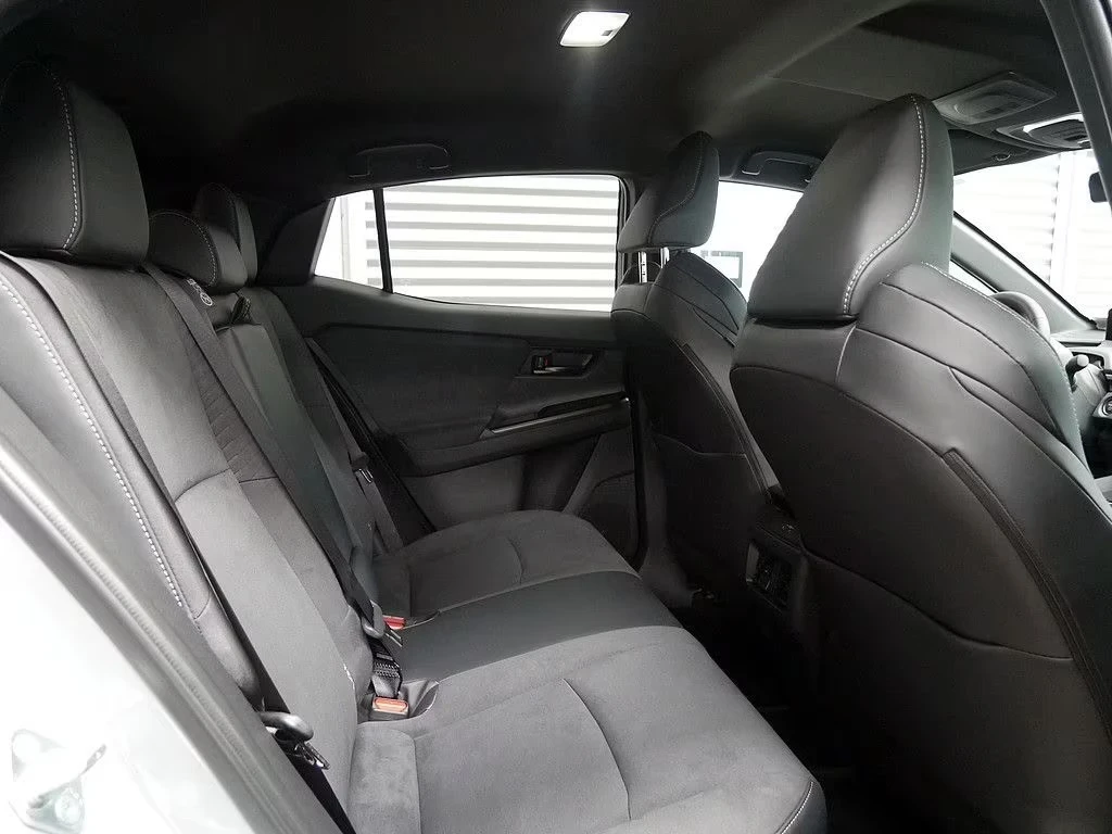 Toyota C-HR + Lounge AWD Navi 360 Kamera LED Carplay, снимка 13 - Автомобили и джипове - 56231185