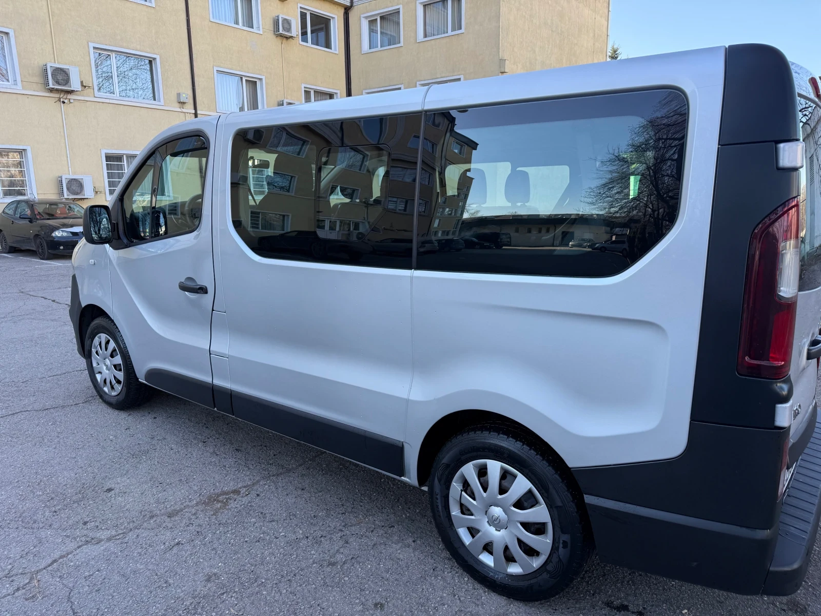 Opel Vivaro 1.6 bi turbo - изображение 3
