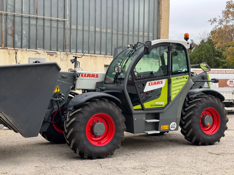 Телескопичен товарач Claas Scorpion 7055