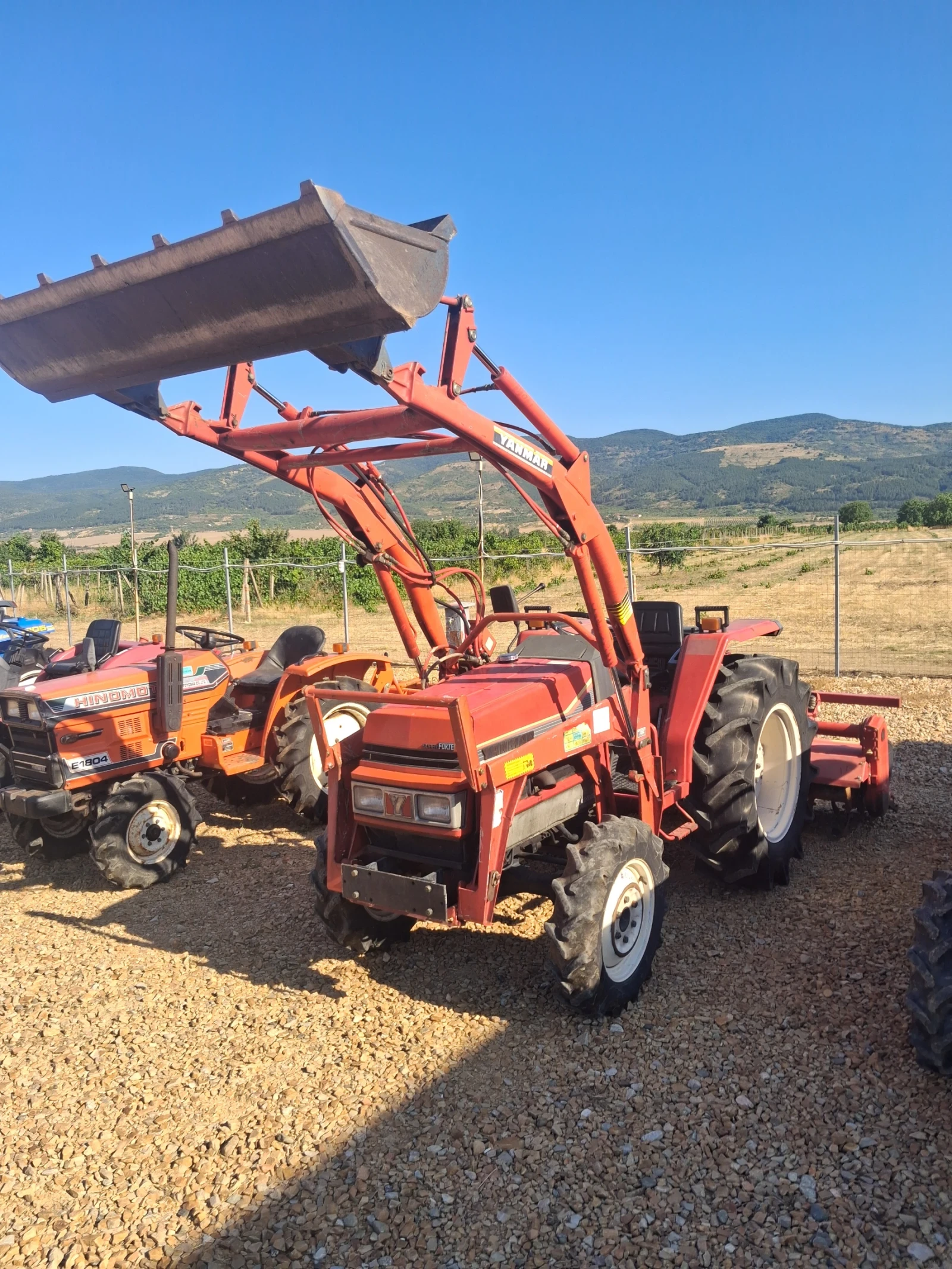 Трактор Kubota СКАЙТРАК , снимка 2 - Селскостопанска техника - 55482764