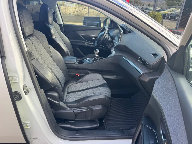 Peugeot 5008 1.2PURE TECH EURO-6 7-MESTA, снимка 13 - Автомобили и джипове - 52314304