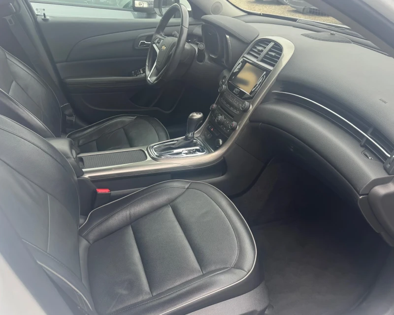 Chevrolet Malibu Изключително запазен автомобил!, снимка 15 - Автомобили и джипове - 52681076