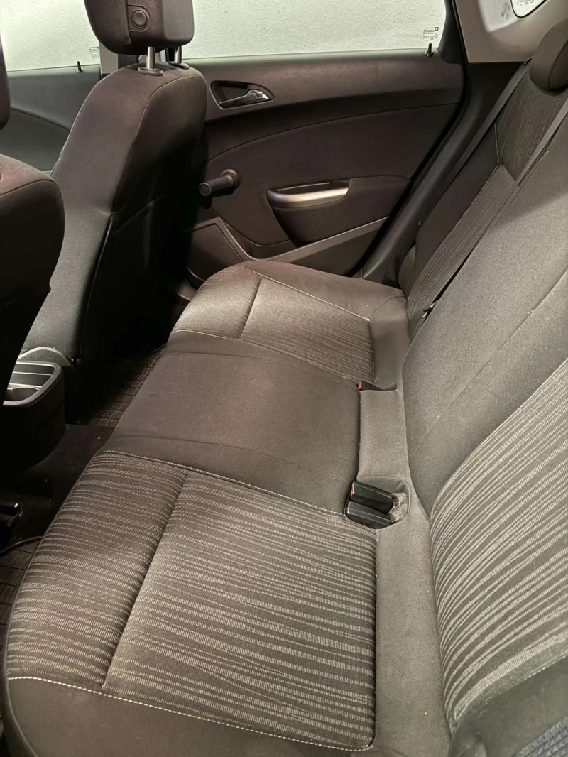 Opel Astra 1, 7 CDTI, снимка 7 - Автомобили и джипове - 52865278